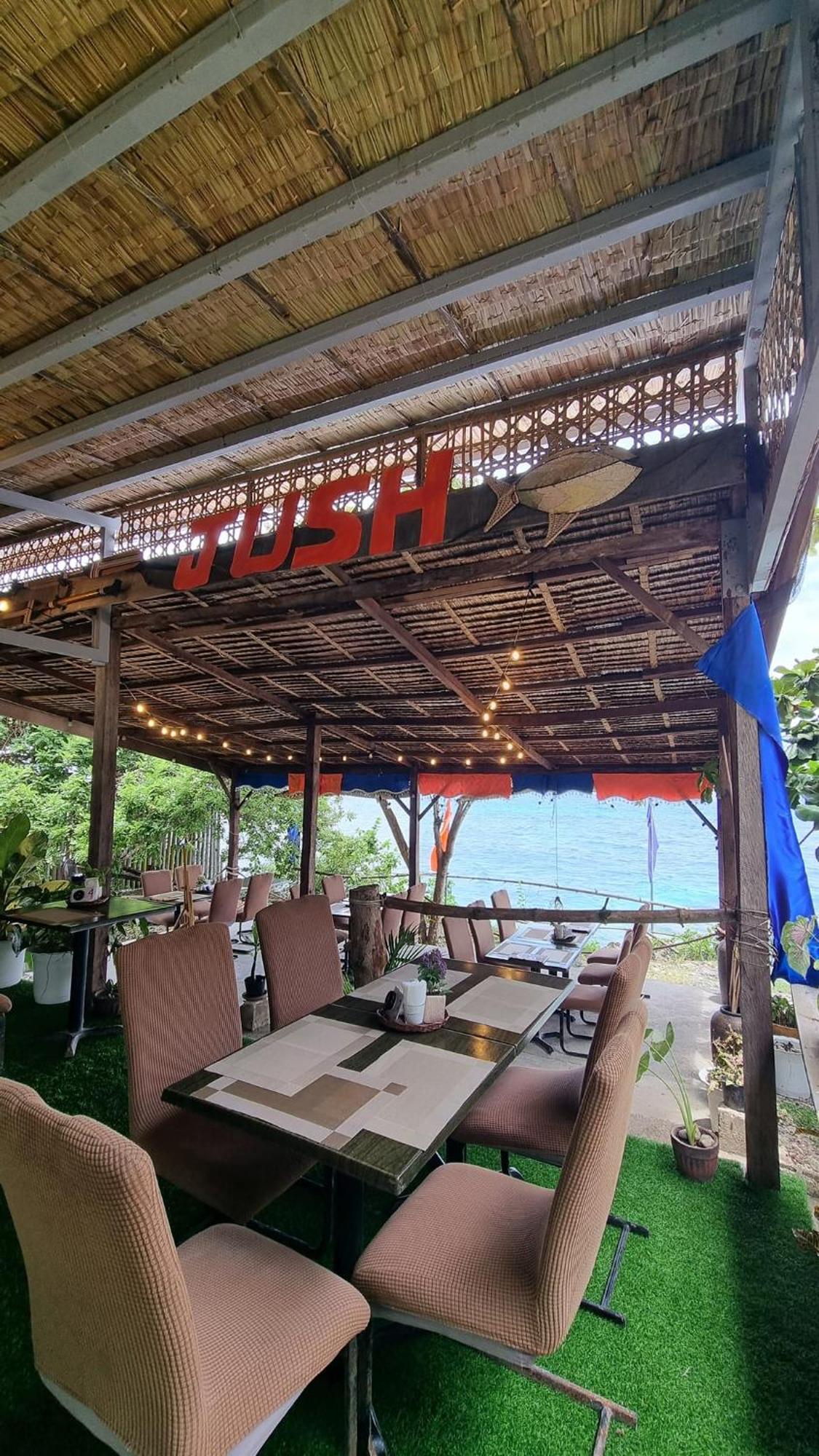 ホテル Jush Native And Glamping Dauis エクステリア 写真