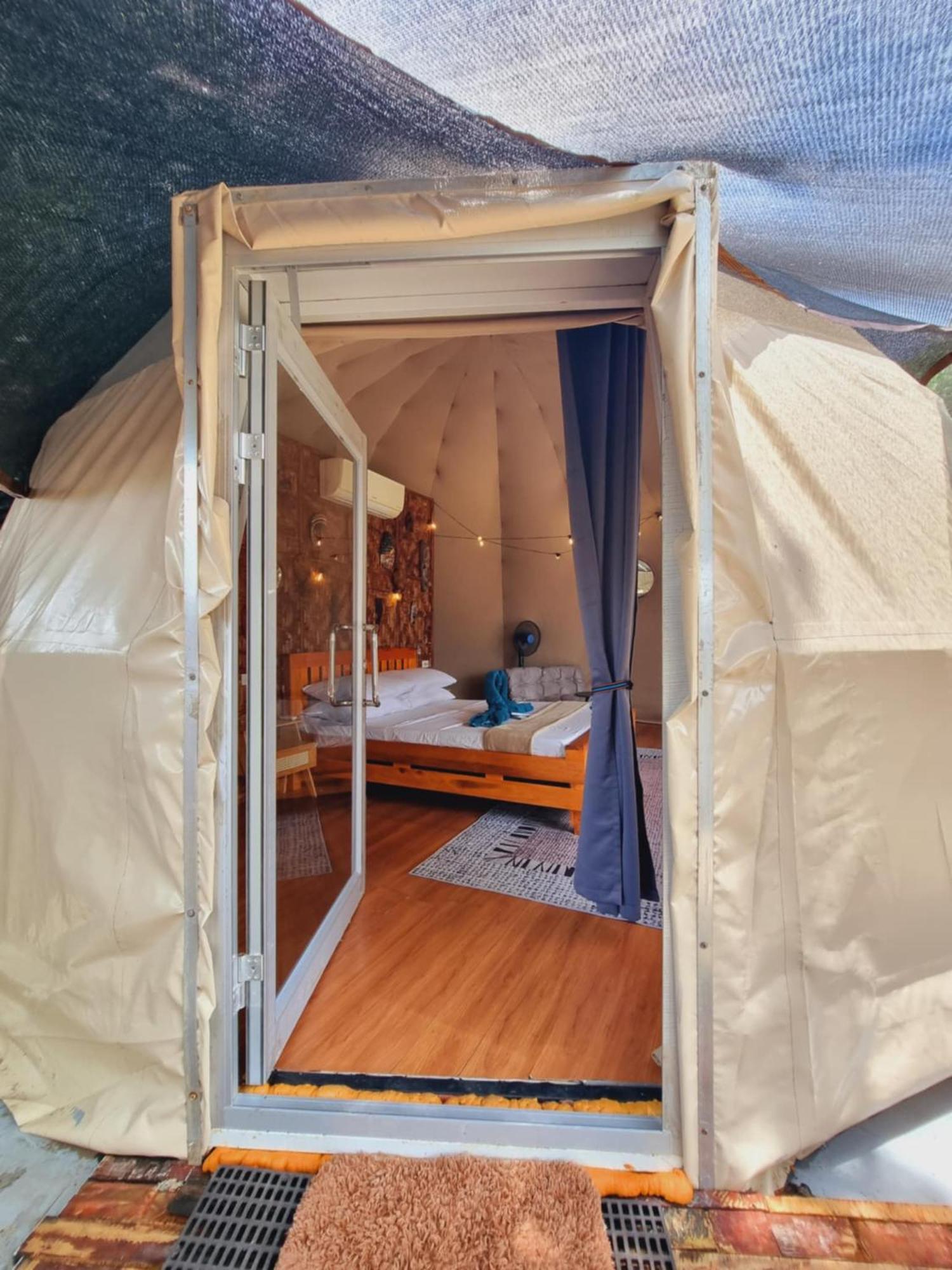 ホテル Jush Native And Glamping Dauis エクステリア 写真